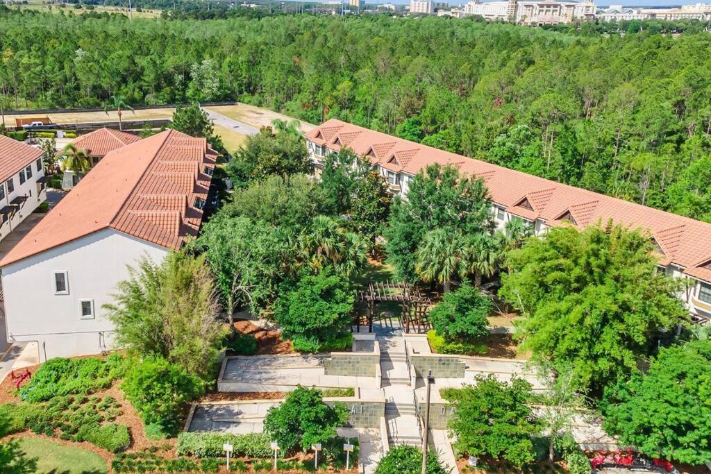 Vibrant 4br Family Townhome 1 Mile From World And Springs Casa de férias
