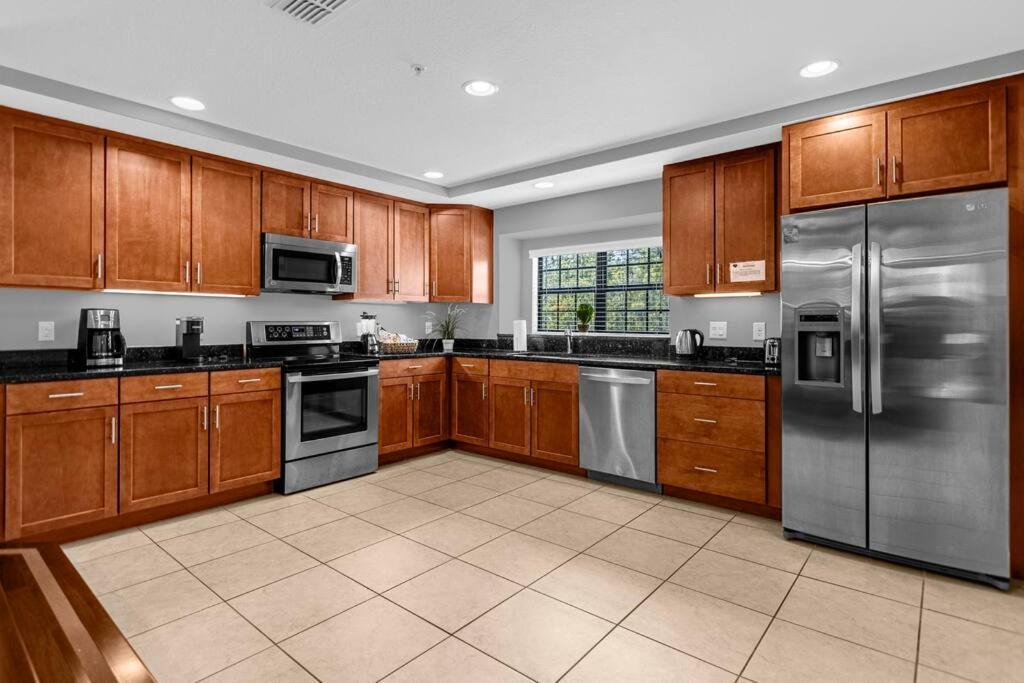 Casa de férias Vibrant 4br Family Townhome 1 Mile From World And Springs