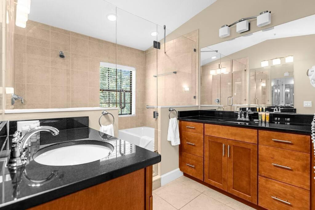 Vibrant 4br Family Townhome 1 Mile From World And Springs Casa de férias *