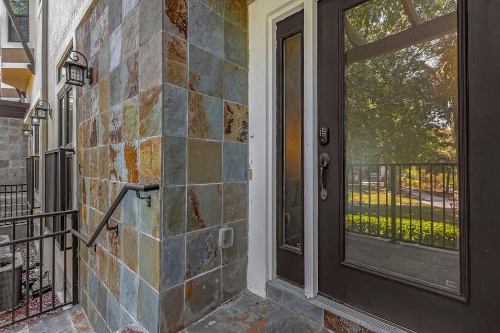 Vibrant 4br Family Townhome 1 Mile From World And Springs Casa de férias *