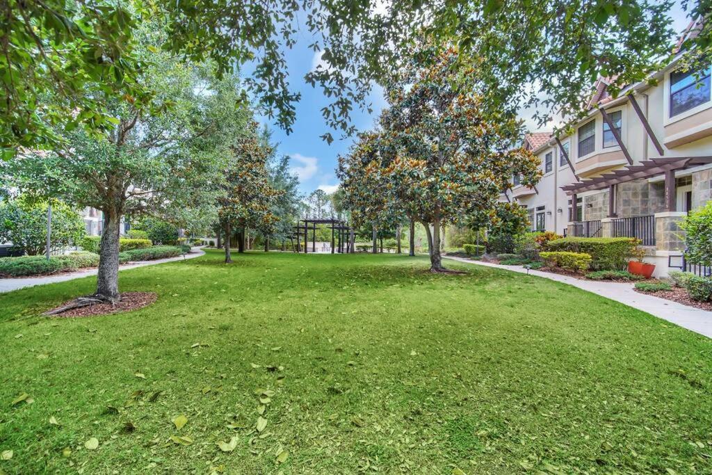 Vibrant 4br Family Townhome 1 Mile From World And Springs Casa de férias Orlando